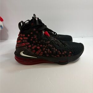 Nike LeBron Basketball Shoes Black Red Youth 5Y Women’s 6.5 7 Sneakers
